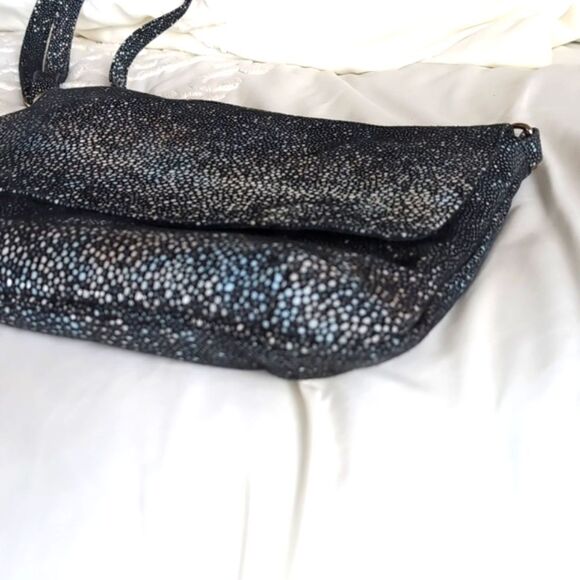 Cofi Leather Metallic Stingray Pattern Embossed Leather  Stunning Crossbody NWOT - Picture 14 of 17